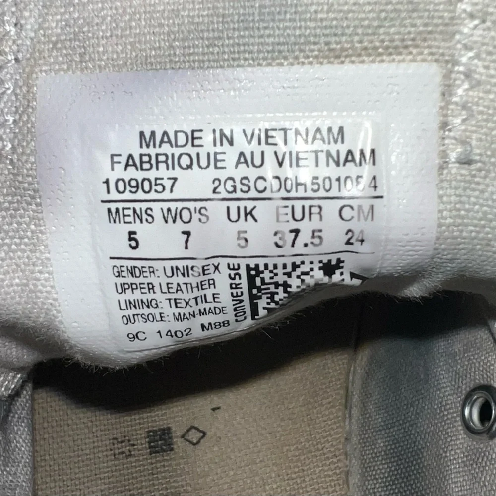 Converse All Star Leather Chuck Taylors - Picture 6 of 6